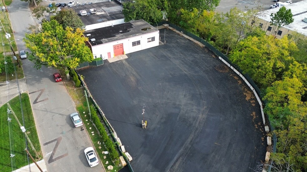 200 Swenson Dr, Kenilworth, NJ à louer - Photo du bâtiment - Image 3 de 5