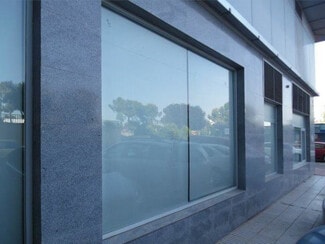 Plus de détails pour Multi-résidentiel à vendre