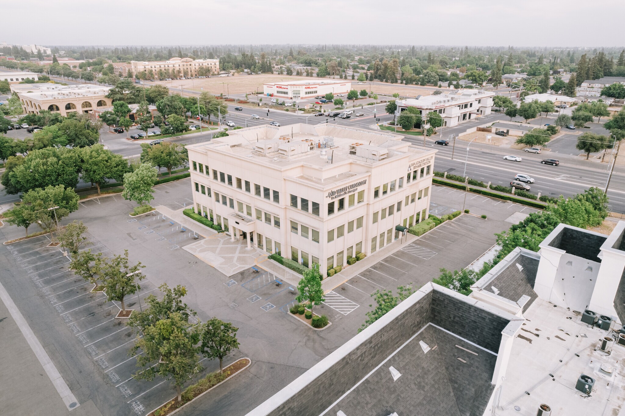 7033 N Fresno St, Fresno, CA for lease Building Photo- Image 1 of 16
