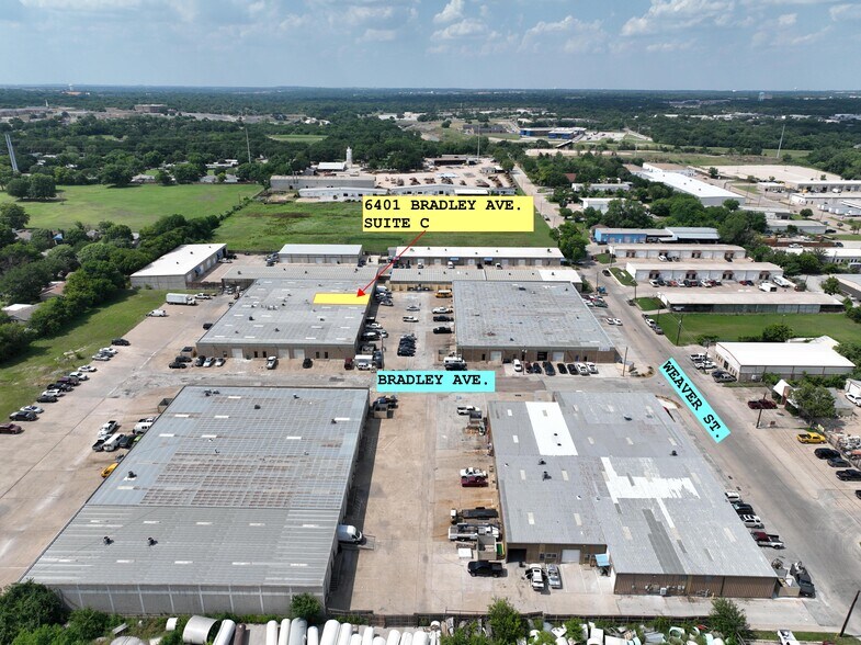 6401 Bradley Dr, Haltom City, TX à louer - Aérien - Image 1 de 1