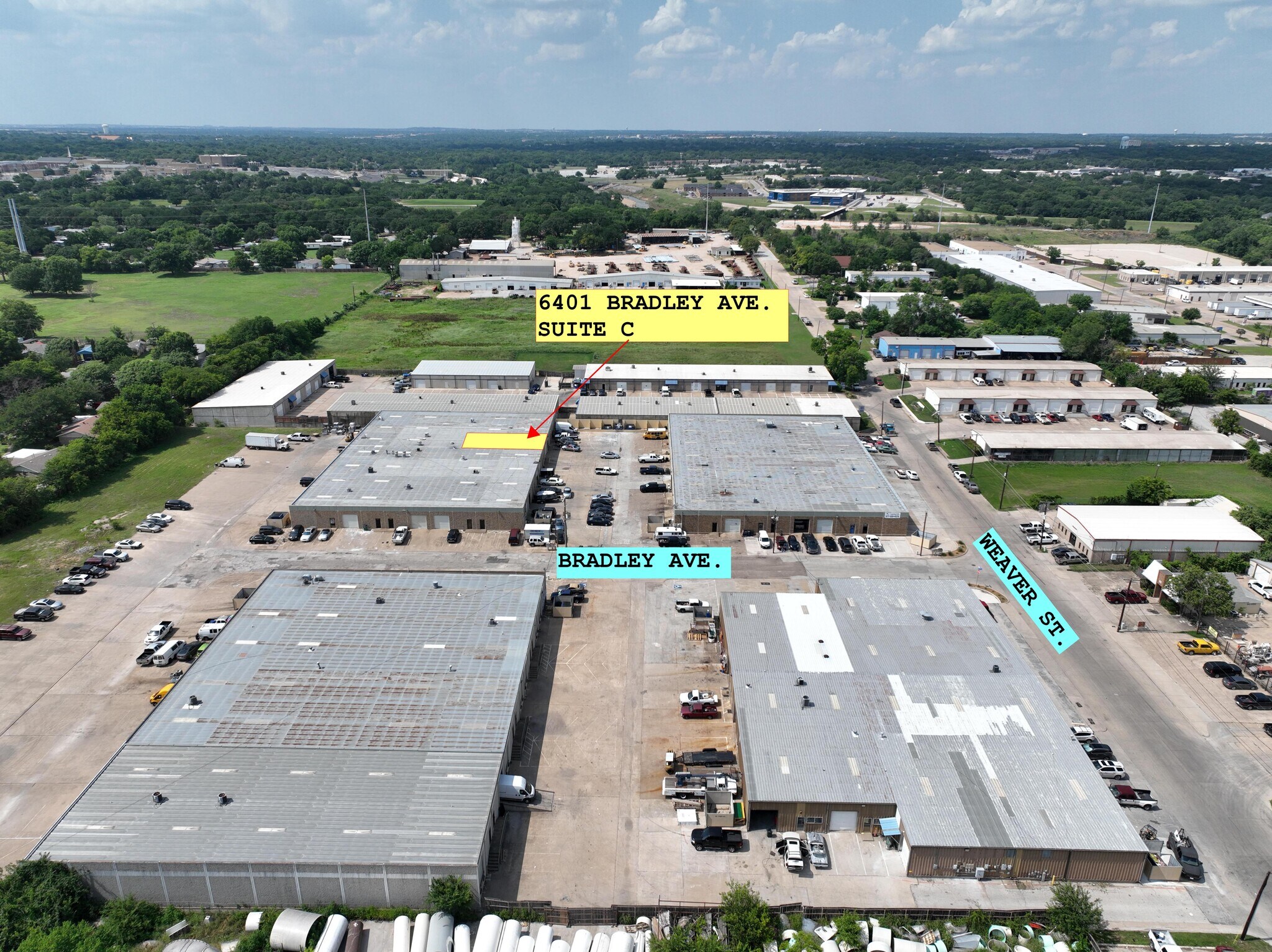 6401 Bradley Dr, Haltom City, TX à louer Aérien- Image 1 de 2