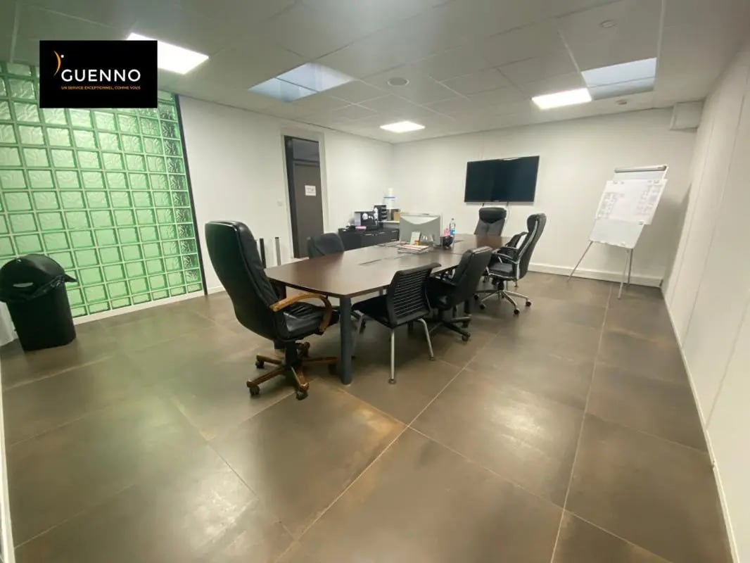 Bureau dans Vern-sur-Seiche à louer Photo intérieure- Image 1 de 4