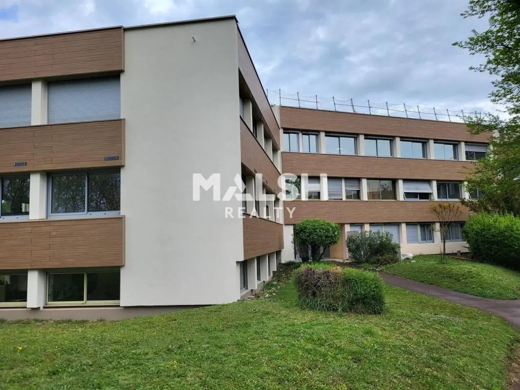 Office in Tassin-la-Demi-Lune for sale Building Photo- Image 1 of 12