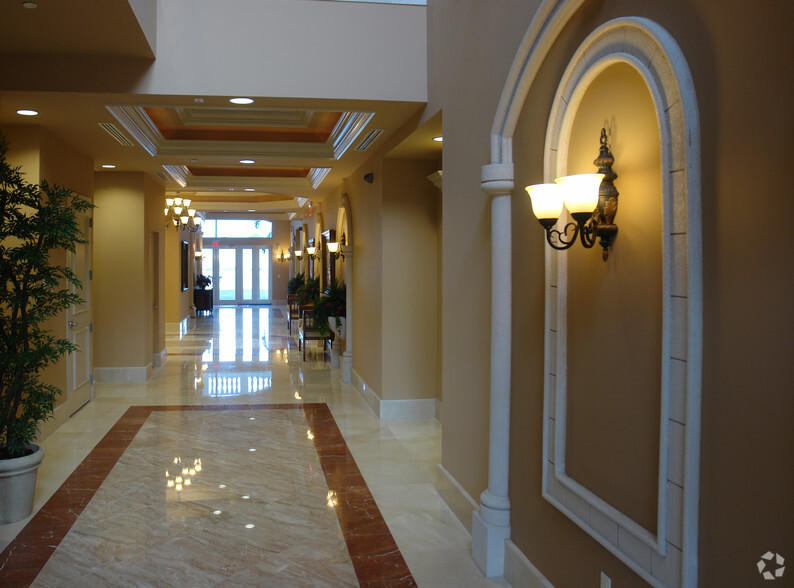 28100 Bonita Grande Dr, Bonita Springs, FL à louer - Hall d’entrée - Image 2 de 11