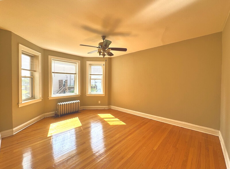 7022 S Perry Ave, Chicago, IL à vendre - Photo du bâtiment - Image 2 de 4