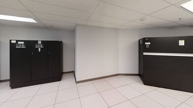 1400 Blair Towers Pl, Ottawa, ON à louer Photo intérieure- Image 1 de 5