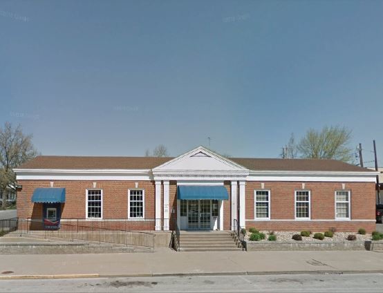 668 Broadway, Hannibal, MO for sale - Building Photo - Image 1 of 1