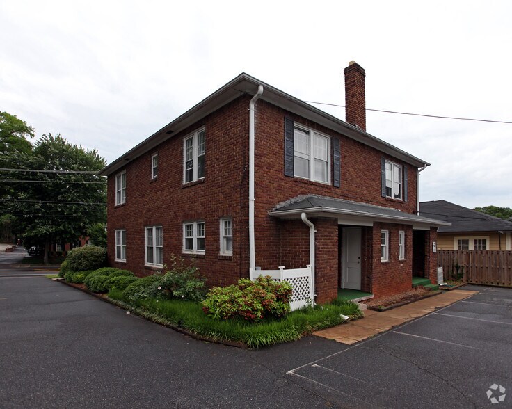 1808 East Blvd, Charlotte, NC à louer - Photo du bâtiment - Image 2 de 6