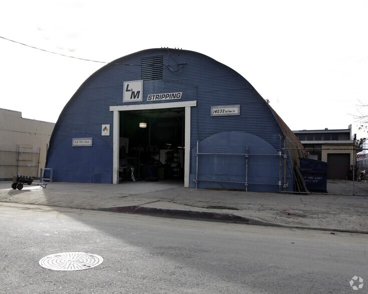 14232 Aetna St, Van Nuys, CA à vendre - Photo du bâtiment - Image 2 de 3