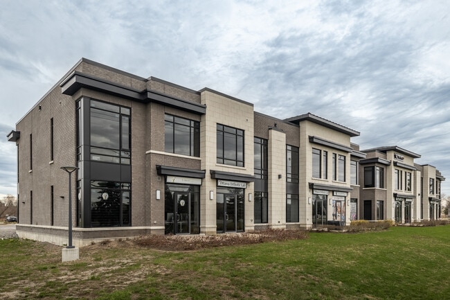 More details for 2500 St. Laurent Blvd, Ottawa, ON - Office for Sale