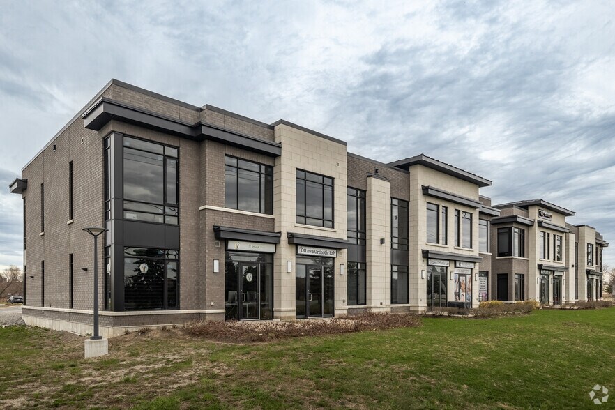 2500 St. Laurent Blvd, Ottawa, ON à vendre - Photo principale - Image 1 de 1