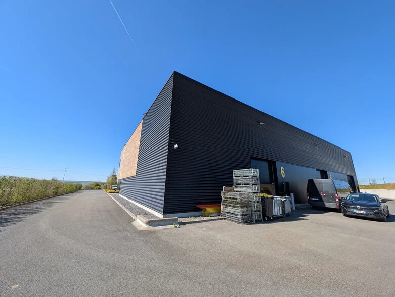 Flex in Reims for lease - Building Photo - Image 2 of 12