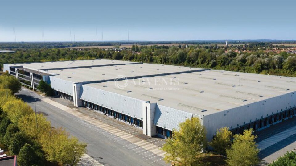 Industrial in Savigny-le-Temple for lease - Building Photo - Image 1 of 4