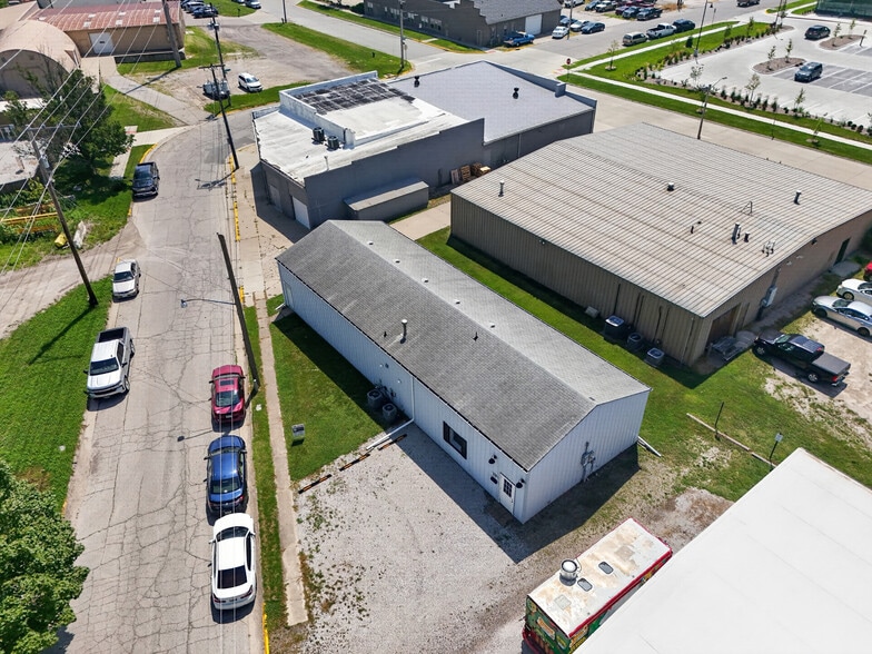 908 N 4th St, Ames, IA for lease - Building Photo - Image 2 of 17