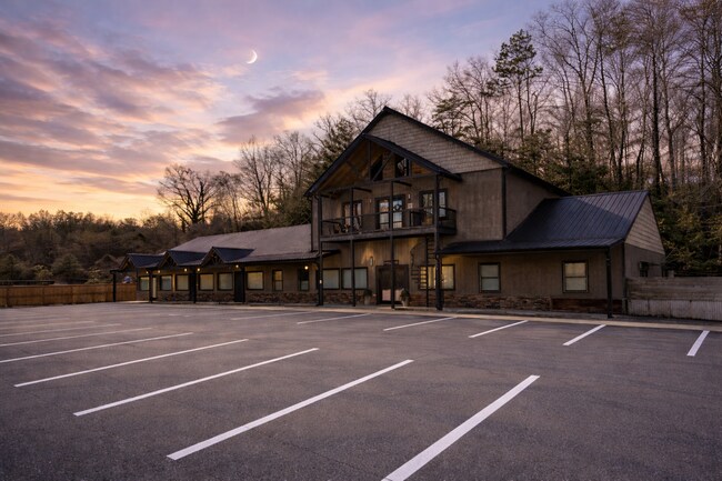 More details for 33 Rose Petal Ln, Ellijay, GA - Retail for Sale