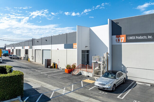 Plus de détails pour 301-445 N Figueroa St, Wilmington, CA - Industriel à louer