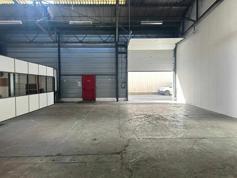 Flex in Creil for lease Interior Photo- Image 1 of 9