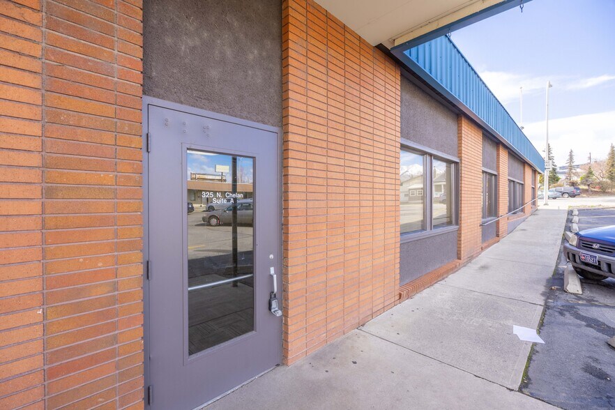 325 Chelan Ave, Wenatchee, WA à louer - Photo du bâtiment - Image 3 de 24