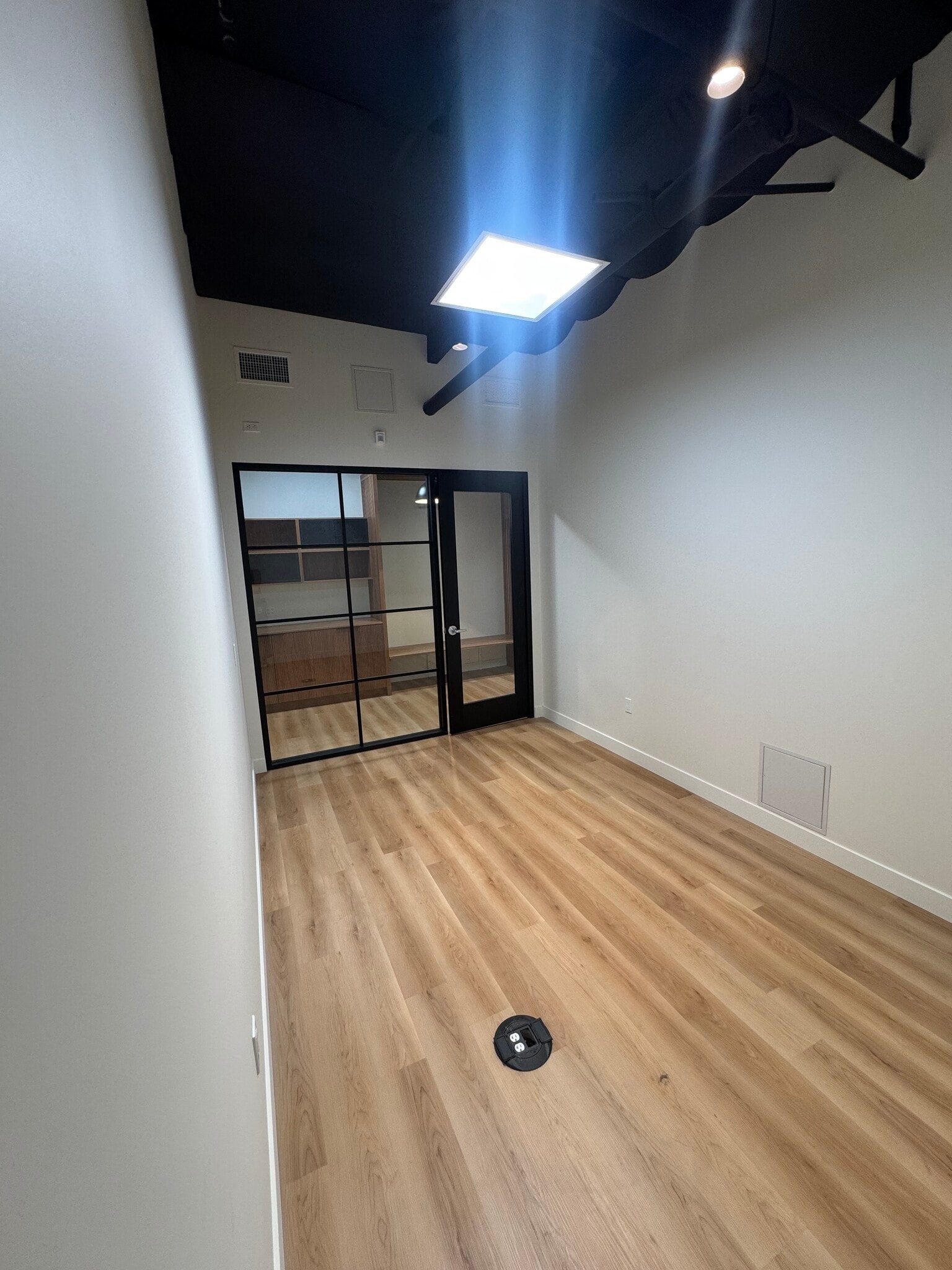 2150 N Trabajo Dr, Oxnard, CA for lease Building Photo- Image 1 of 2