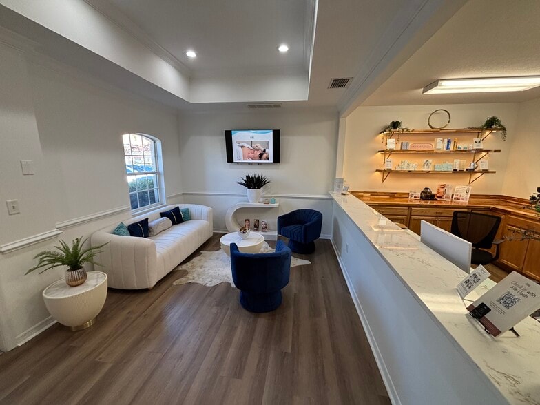 2306 Ashley Oaks Cir, Wesley Chapel, FL for lease - Building Photo - Image 3 of 18