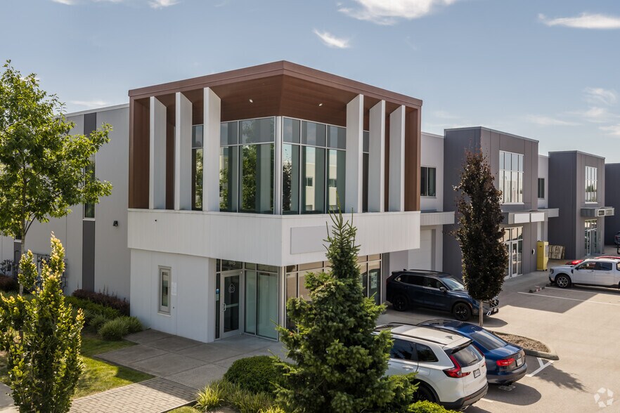 950 Seaborne Av, Port Coquitlam, BC à vendre - Photo du bâtiment - Image 2 de 4