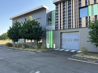 Plus de détails pour Local d'activités à louer