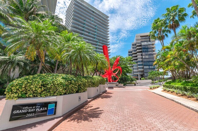 Plus de détails pour 2665 S Bayshore Dr, Coconut Grove, FL - Bureau à vendre