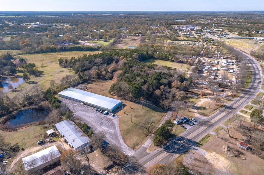 1111 E Tyler St, Canton, TX à vendre - Photo du bâtiment - Image 3 de 4