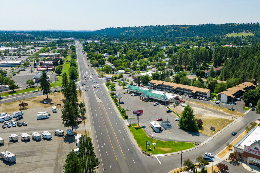 10413 Newport Highway, Spokane, WA à louer - Photo principale - Image 1 de 3