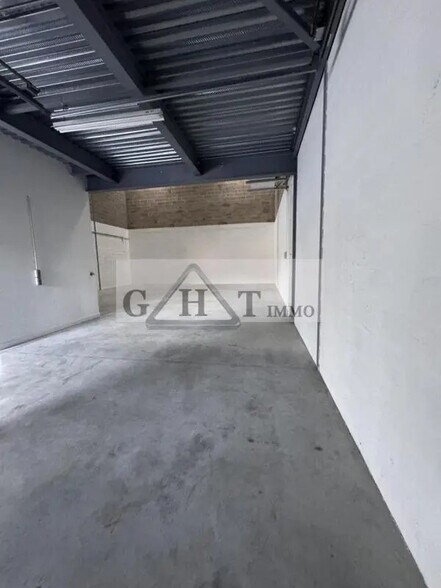 Industrial in Bussy-Saint-Martin for lease - Building Photo - Image 3 of 5