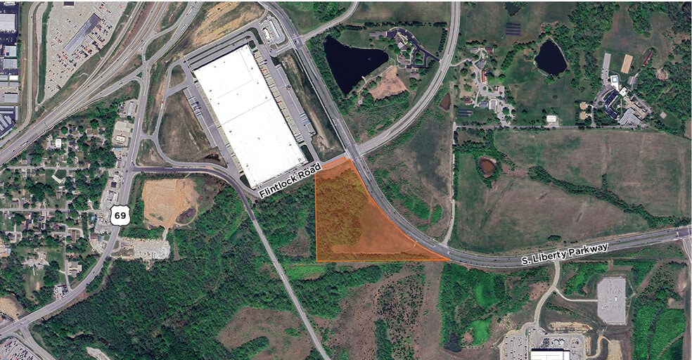 SEC of S Liberty Pky, Liberty, MO à vendre - Photo du bâtiment - Image 1 de 3