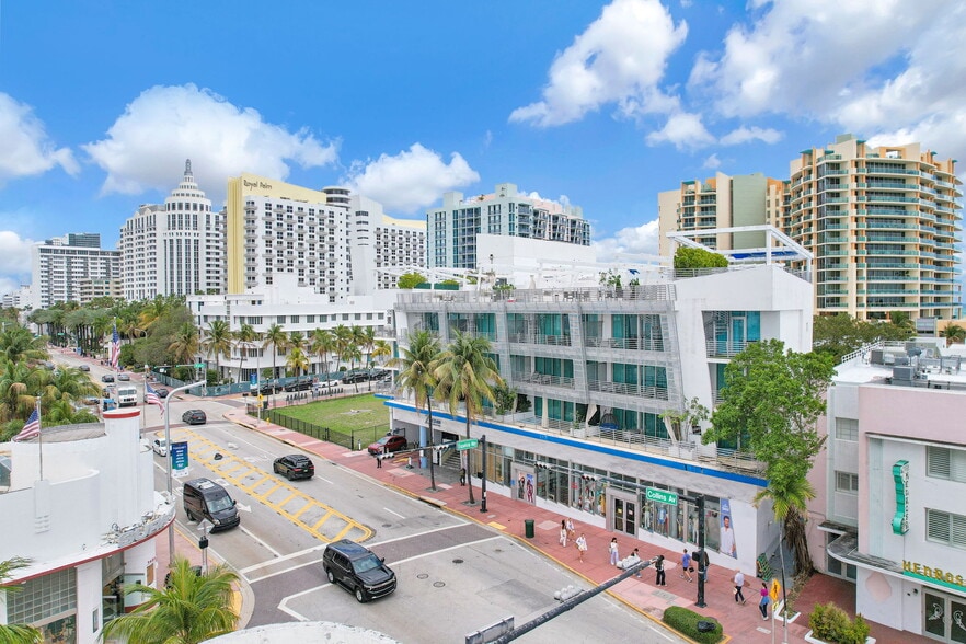 1437 Collins Ave, Miami Beach, FL for lease - Building Photo - Image 3 of 6