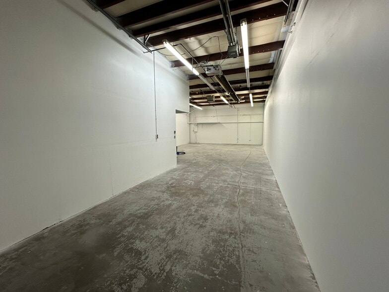 2101 S Platte River Dr, Denver, CO à louer - Photo intérieure - Image 3 de 22