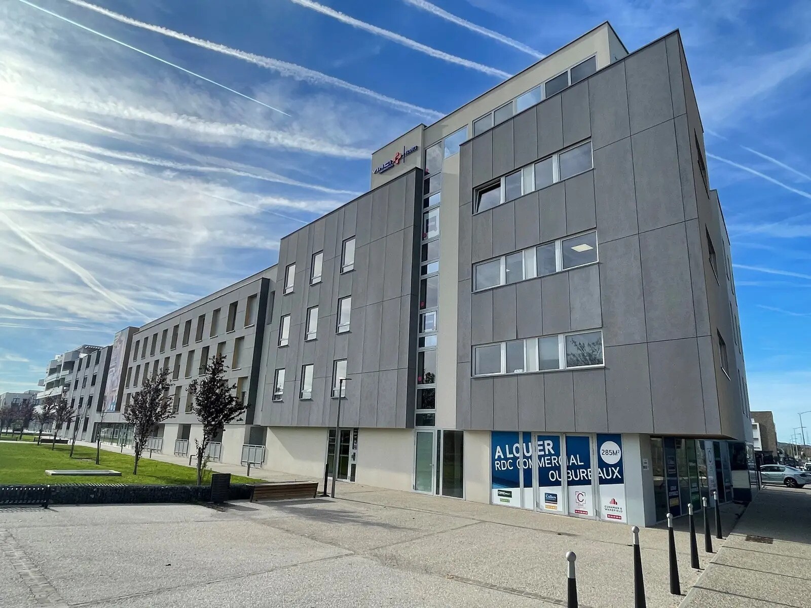 54 Rue Gabriel Lippmann, Bezannes for lease Primary Photo- Image 1 of 6
