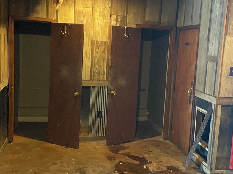 110 E Main St, Bunceton, MO for sale - Building Photo - Image 3 of 5