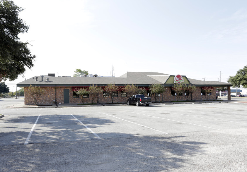 6465 Samuell Blvd, Dallas, TX for lease - Building Photo - Image 2 of 3