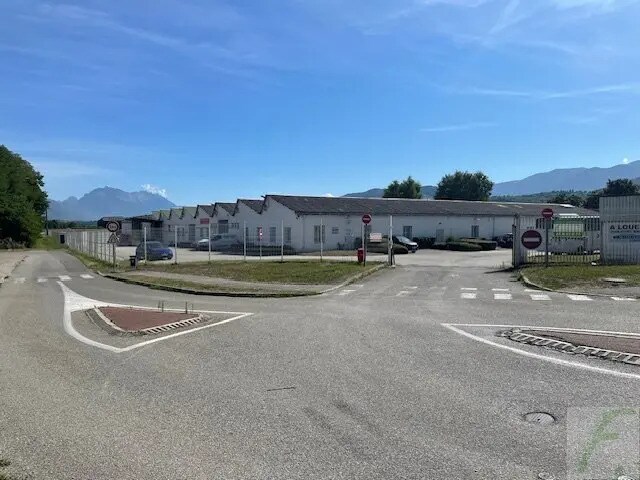 Flex in Pontcharra for lease - Building Photo - Image 3 of 9