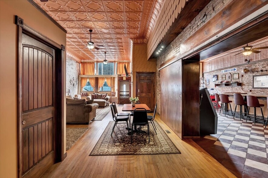 68 Main St, Whitehall, NY à vendre - Photo du bâtiment - Image 2 de 41