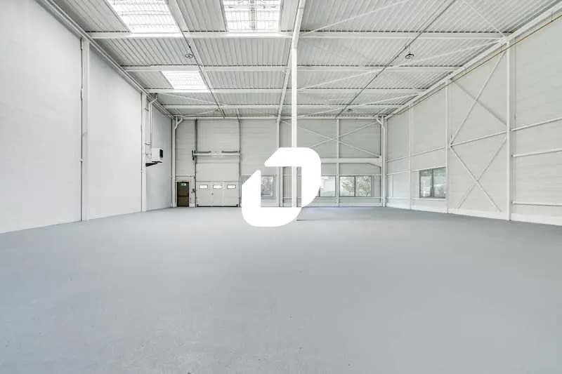 Flex in Le Blanc-Mesnil for lease - Interior Photo - Image 2 of 26