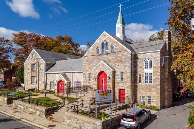 Plus de détails pour 4347 Arlington Blvd, Arlington, VA - Spécialité à vendre