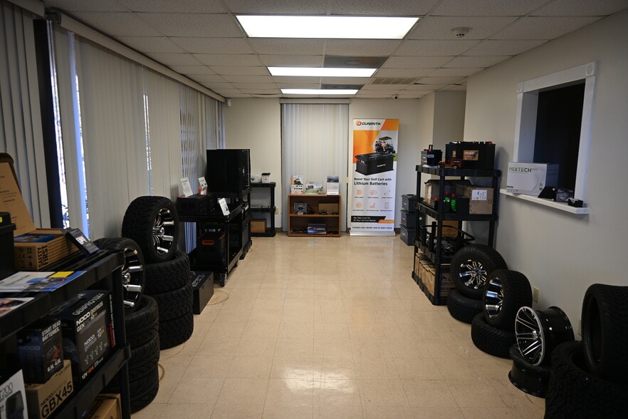 11801 28th St N, Saint Petersburg, FL for lease - Building Photo - Image 3 of 13