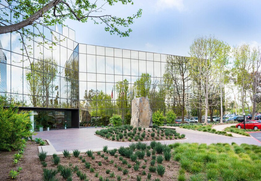 4343 Von Karman Ave, Newport Beach, CA à louer - Photo du bâtiment - Image 2 de 23