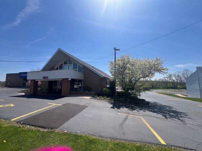 Plus de détails pour 4921 E State St, Rockford, IL - Bureau/Médical à louer