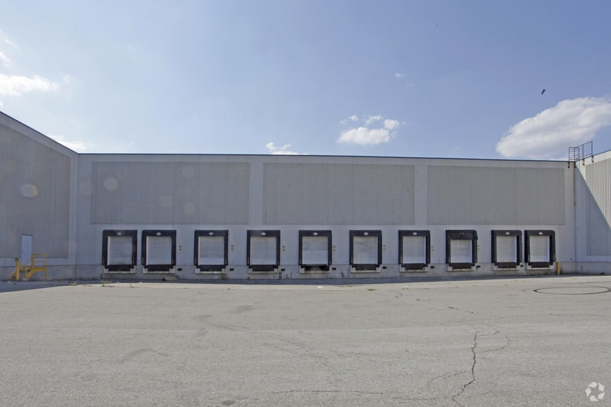 350 Admiral Blvd, Mississauga, ON for lease - Building Photo - Image 2 of 3