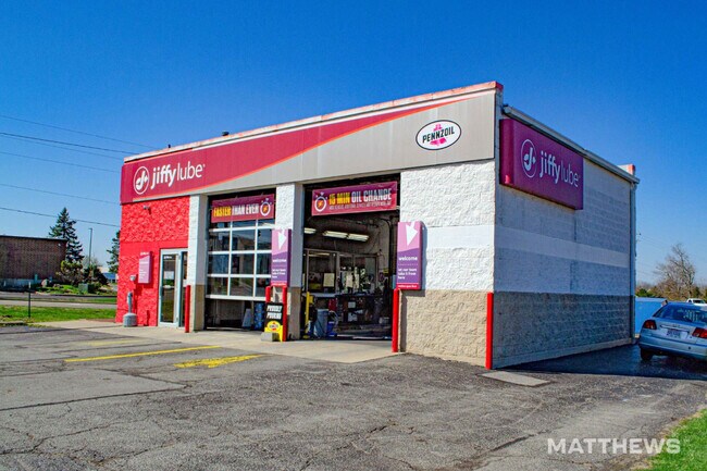 More details for 1950 S Main St, Bellefontaine, OH - Retail for Sale