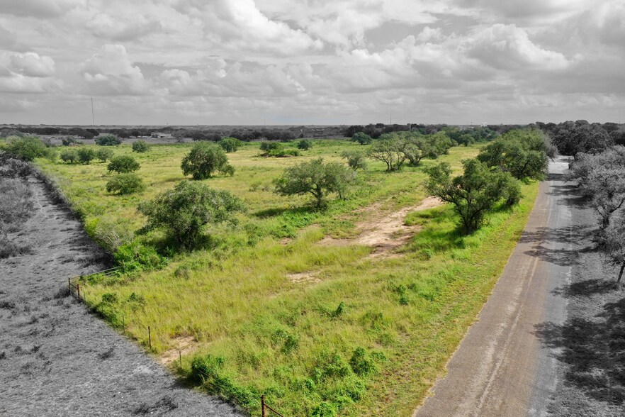 Airport Rd, Beeville, TX à vendre - Photo du b timent - Image 2 de 14