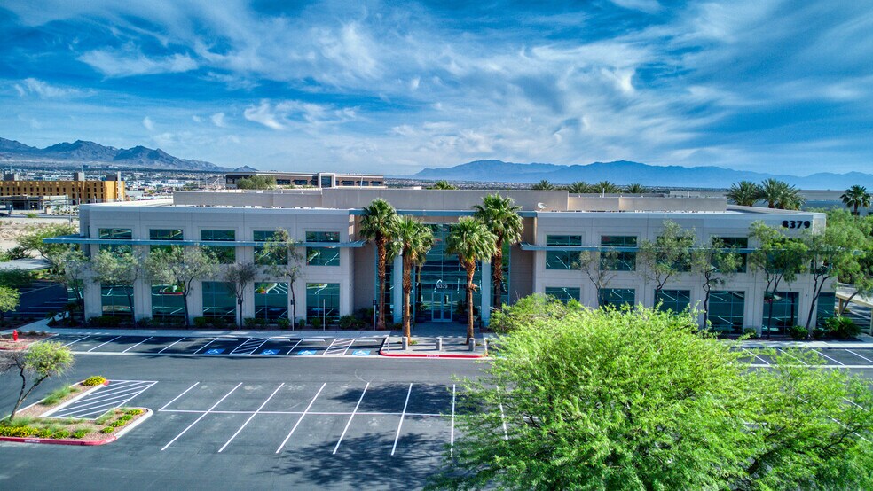 8379 W Sunset Rd, Las Vegas, NV à louer - Photo du bâtiment - Image 3 de 12