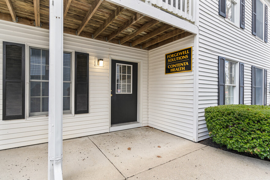 56 N Bedford St, East Bridgewater, MA à vendre - Photo du bâtiment - Image 3 de 42