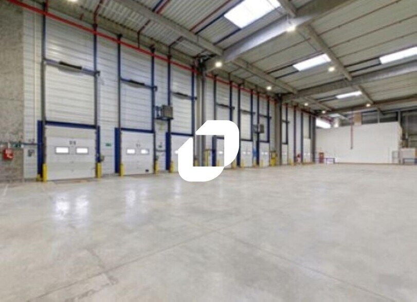 Industrial in Marly-la-Ville for lease - Interior Photo - Image 2 of 9