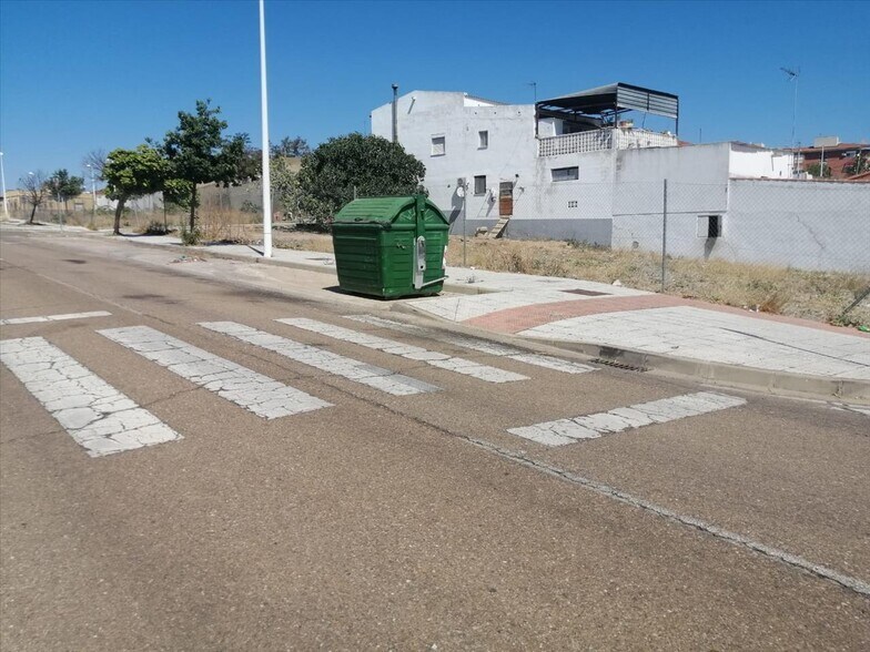 Camino Viejo de Mirandilla, Mérida, Badajoz for sale - Primary Photo - Image 3 of 15